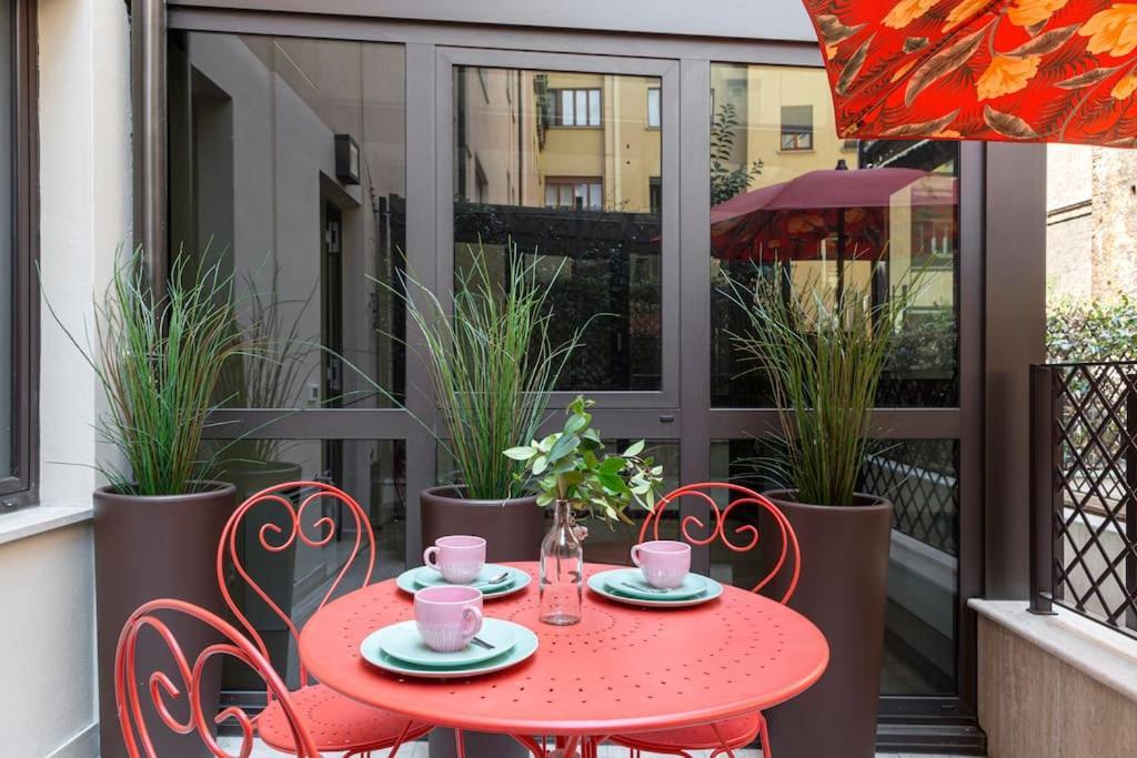 Amazing Apartment In Duomo Милано Екстериор снимка